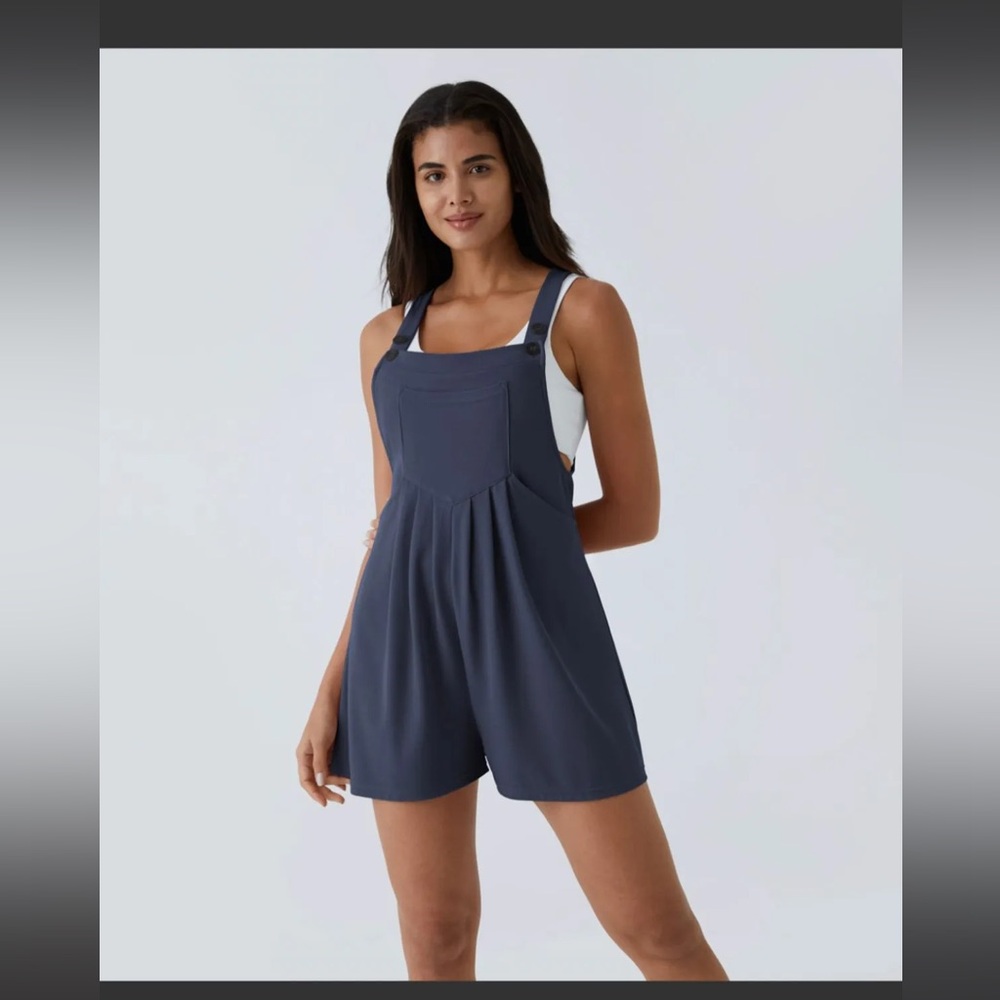 NWOT Halara Adjustable Strap Button Plicated Waffle Causal Romper Size Small